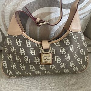 Marca Dooney Bourke